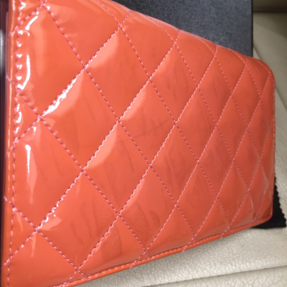 CHANEL Orange Quilted Patent Leather Bag - Picture 4 of 16